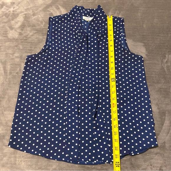 Polka Dot Sleeveless Blouse - Picture 7 of 8